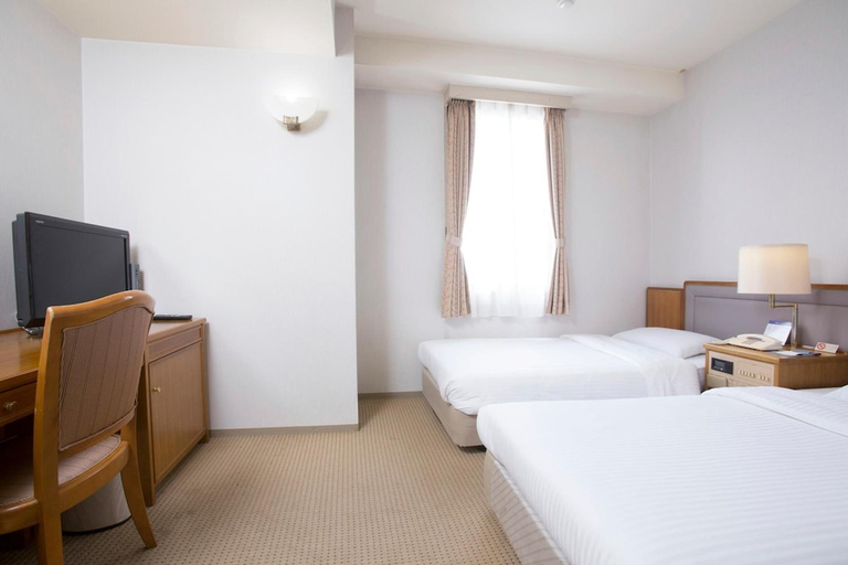 Bedroom 2, Tetoranze Makuhari Inagekaigan Hotel, Chiba