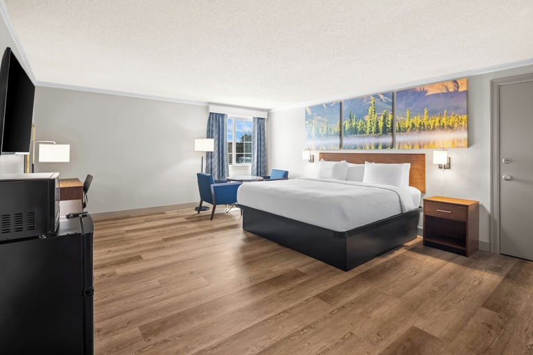 Bedroom 3, Days Inn by Wyndham Mt. Vernon, Skagit