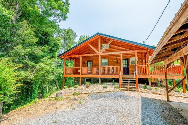 Exterior, Oldham Ridge Retreat, Sevier