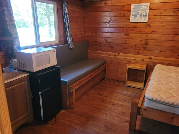 Room 2, Kenanna RV Resort, Pacific