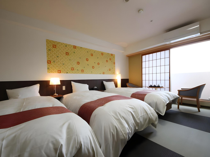 Bedroom 2, Hotel Sekumiya, Obama