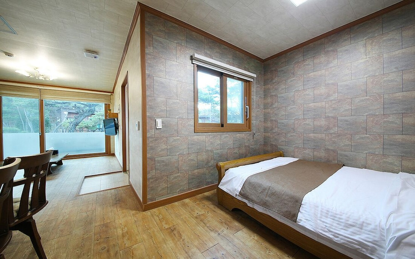 Bedroom 2, Gangneung GPway Pension, Gangneung
