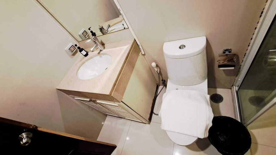 Bathroom 2, Harmony Living Condominium, Wattana