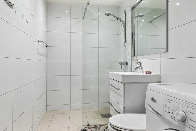 Bathroom 3, Mitt Hotell, Moss