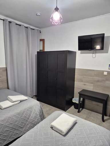 Bedroom 2, Pensión Javier, Sevilla