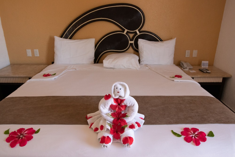 Bedroom 2, Qualton Club Ixtapa - All Inclusive, José Azueta