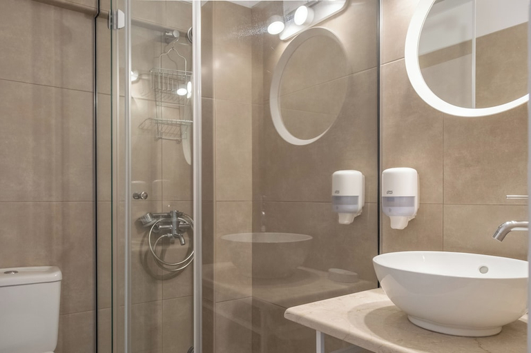 Bathroom 3, Nelly's Apartments, Peloponnese