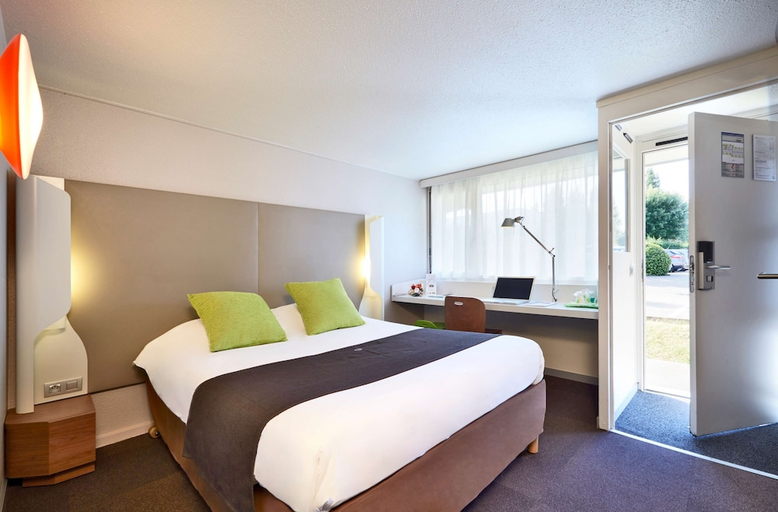 Bedroom 3, Campanile Lyon Sud Feyzin, Rhône