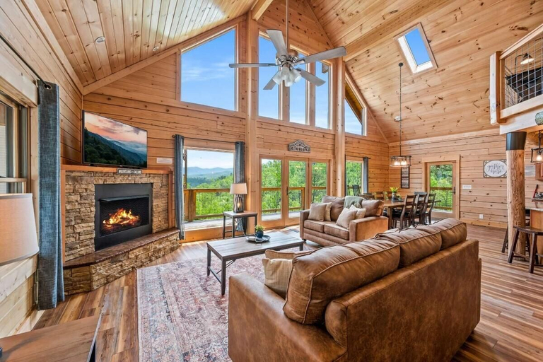Living area 5, Rustic Retreat, Sevier
