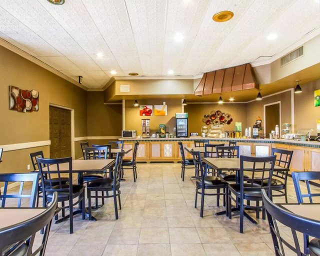 Food & Drinks 5, Quality Inn Ada near University, Pontotoc