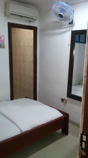 Bedroom 2, BEN AUTO guest house, Ikeja