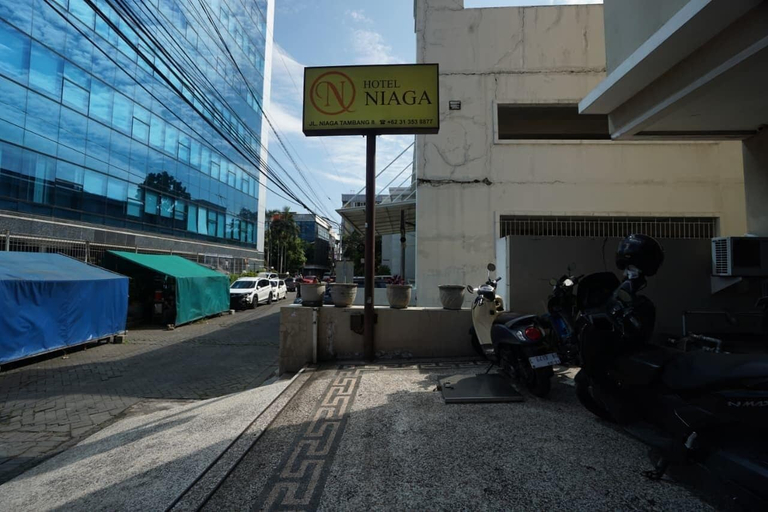 Property grounds, Townhouse Oak Hotel Niaga Surabaya, Surabaya