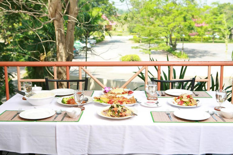 Food & Drinks 5, Goldenland Resort, Chok Chai