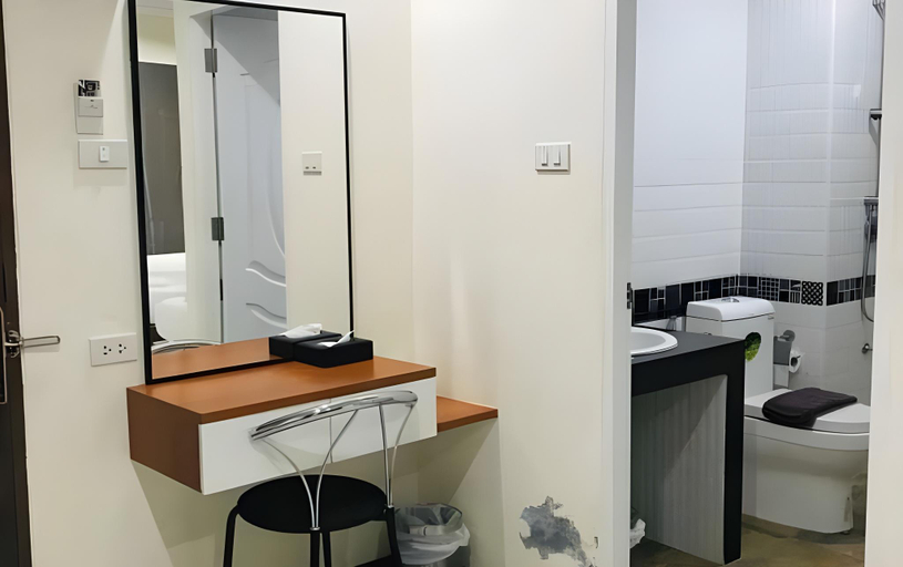 Bathroom 3, TTT Hotel, Hat Yai