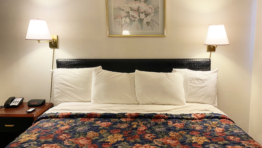 Bedroom 3, Oak Grove Inn, Kansas City