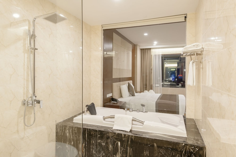 Bathroom 4, Muong Thanh Grand Lao Cai Hotel , Lào Cai
