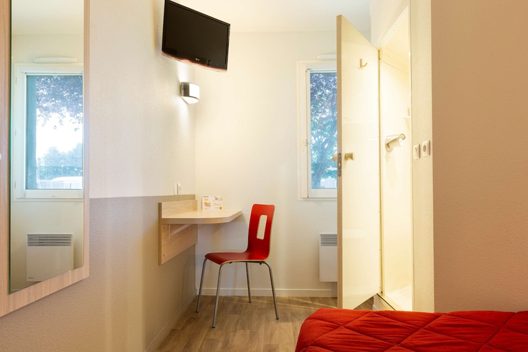 Others 4, Premiere Classe Nantes Ouest - Saint Herblain, Loire-Atlantique