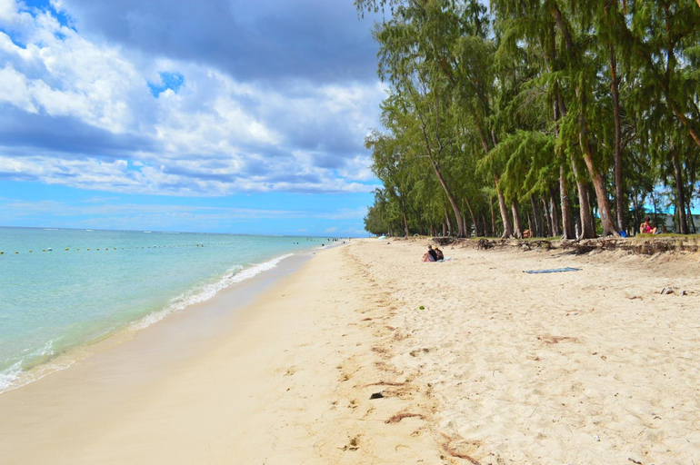 Others, Paradya Beach Apartments, Black River