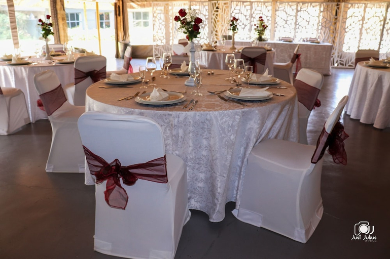 Food & Drinks 4, Outlook Lodge Or Tambo, Ekurhuleni