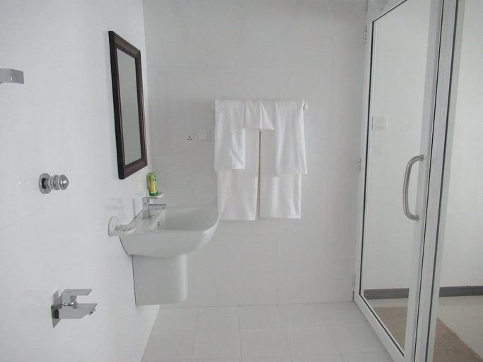 Bathroom, The Bay Beach, Tangalle