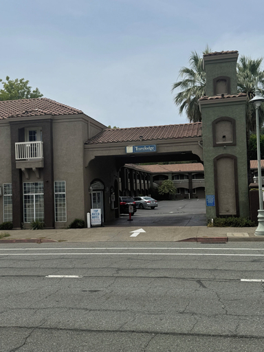 Exterior & Views 2, Travelodge by Wyndham Redding CA, Shasta