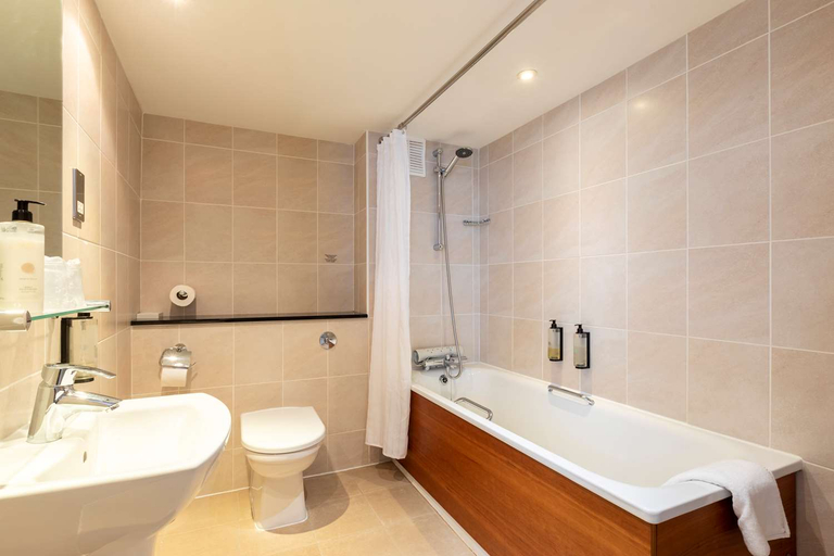 Bathroom, Birmingham Strathallan Hotel, BW Signature Collection, Birmingham
