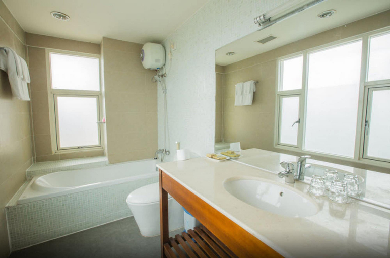 Bathroom 5, Vinh Trung Plaza Apartment & Hotel, Da Nang