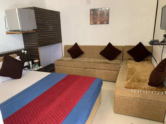 Bedroom 2, Chatako Hotel, Ahmadabad