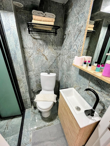 Bathroom 5, Pembe Hotel, Fatih