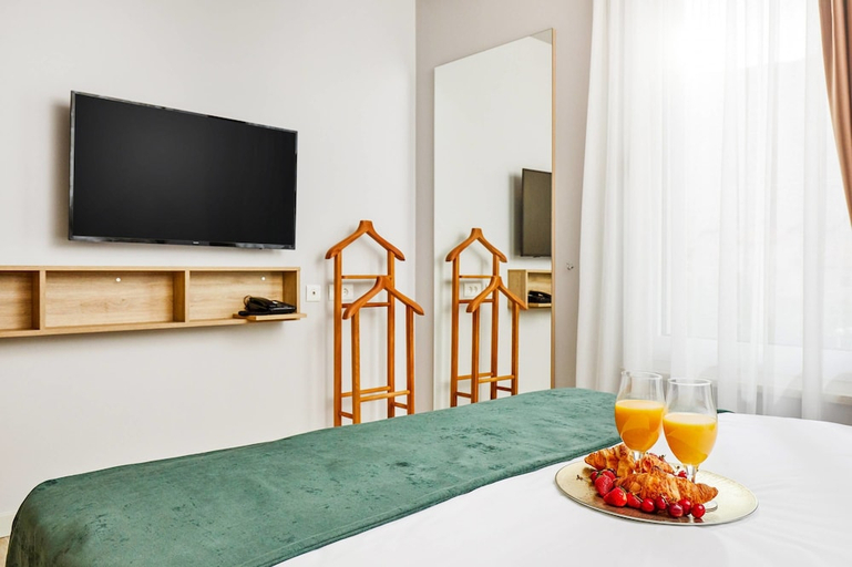 Bedroom 4, Apartments Maison W