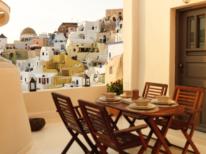 Food & Drinks, ALS MANSION, South Aegean