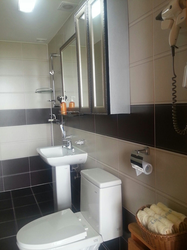 Bathroom 2, Namhae German Village Neuhaus in Korea, Namhae