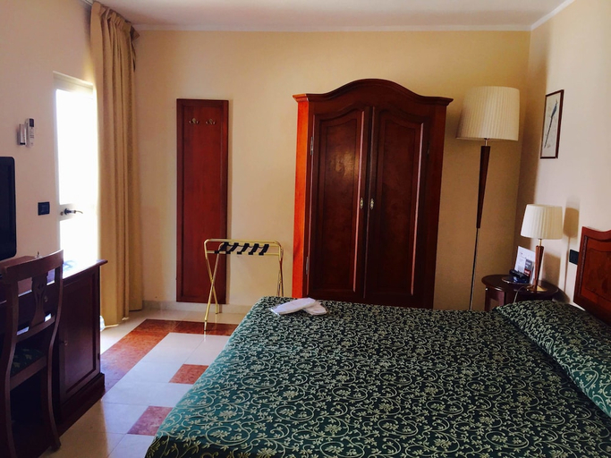 Bedroom 5, Villa Cappellina, Brescia