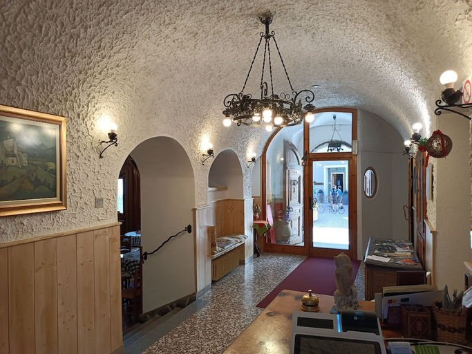 Others 4, Albergo Gufo Depandance, Sondrio