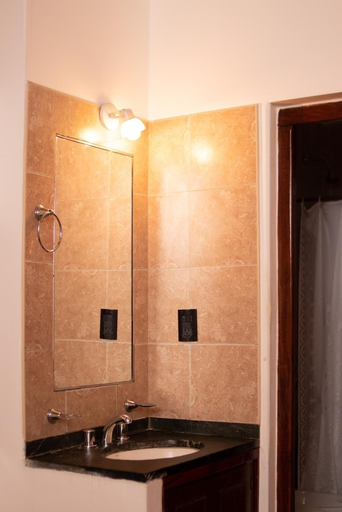 Bathroom 4, Donna Alda Hotel, Capital