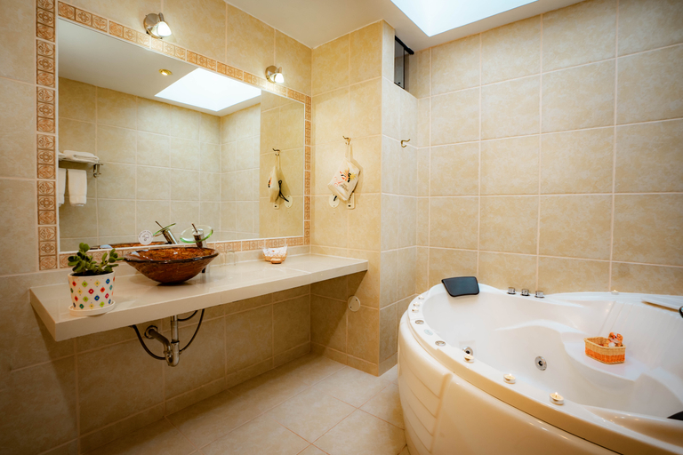 Bathroom 3, Agustos Urubamba Hotel, Urubamba