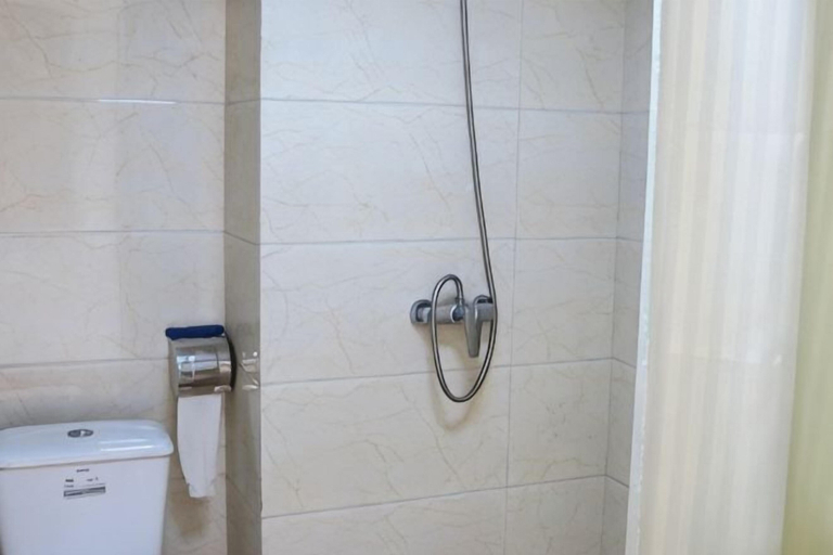 Bathroom 3, Weihai Zhenlin Training Mansion, Weihai