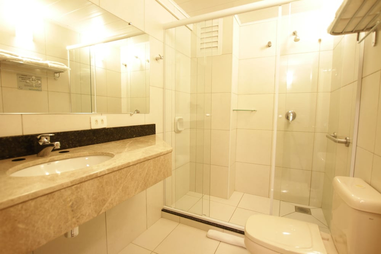 Bathroom 3, Hotel Confiance Centro Civico, Curitiba
