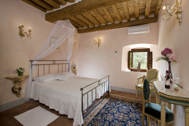 Bedroom 2, Castello di Meleto, Siena