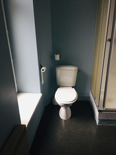 Bathroom 3, Hotel Du Champ de Mars, Côtes-d'Armor