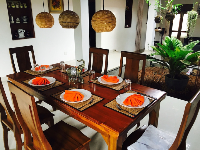 Others 3, 82 Villa, Galle Four Gravets