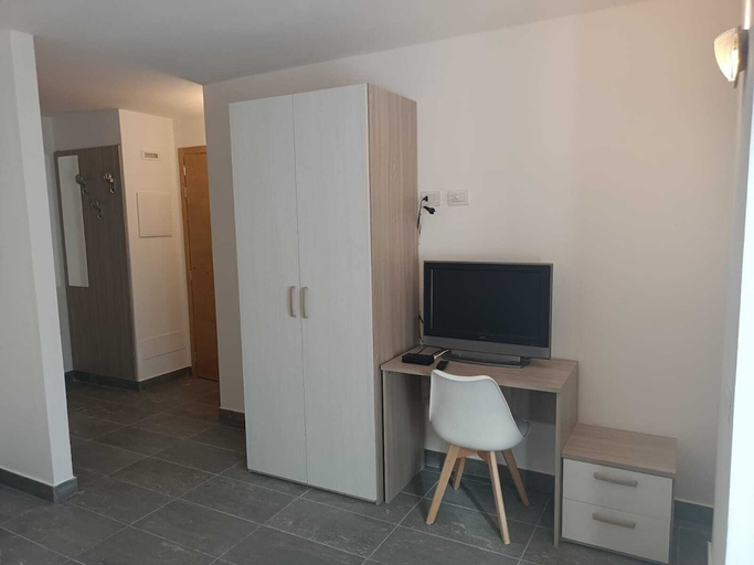 Others 5, Albergo Gufo Depandance, Sondrio
