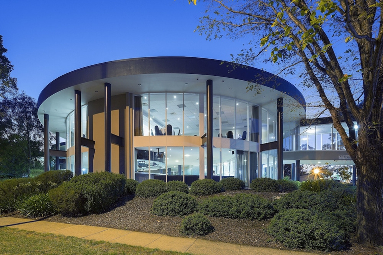 Exterior & Views