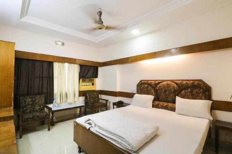 Room 4, hotel natraj, Bilaspur
