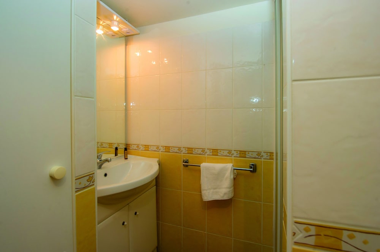 Bathroom 3, Domaine De L'Agréou, Landes