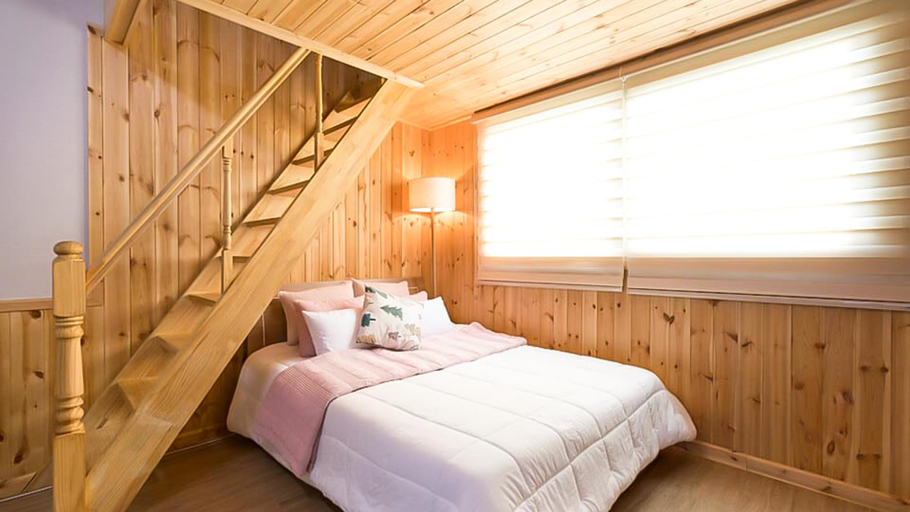 Bedroom 2, Gyeongju Feelhouse Pension, Gyeongju