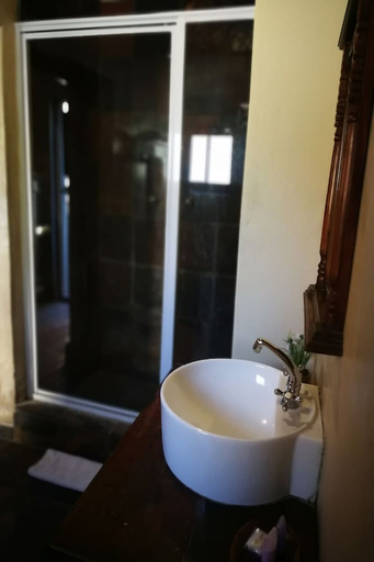 Bathroom 5, Old House Lodge, Central Karoo