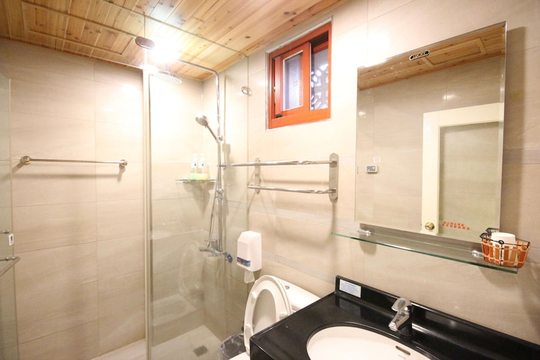 Bathroom 3, Seashoy BnB, Pingtung