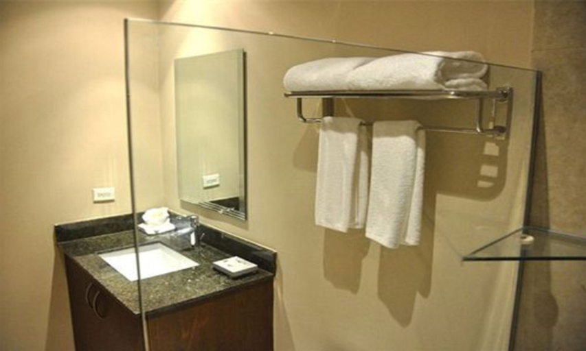 Bathroom 5, Central Park Hotel Casino & Spa, Panamá
