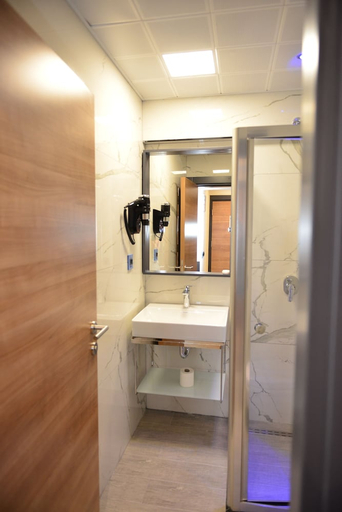 Bathroom 3, Oasis Hotel, Marmaris